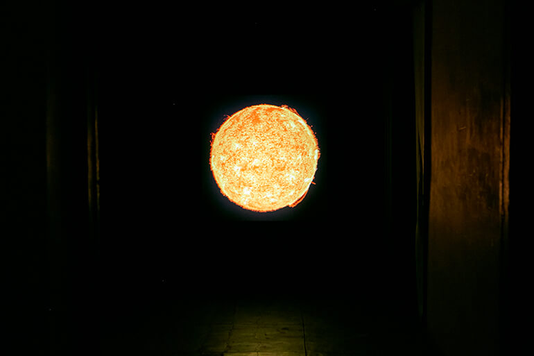 柳幸典 「Project God-zilla「横浜市開港記念開館の地下室」」