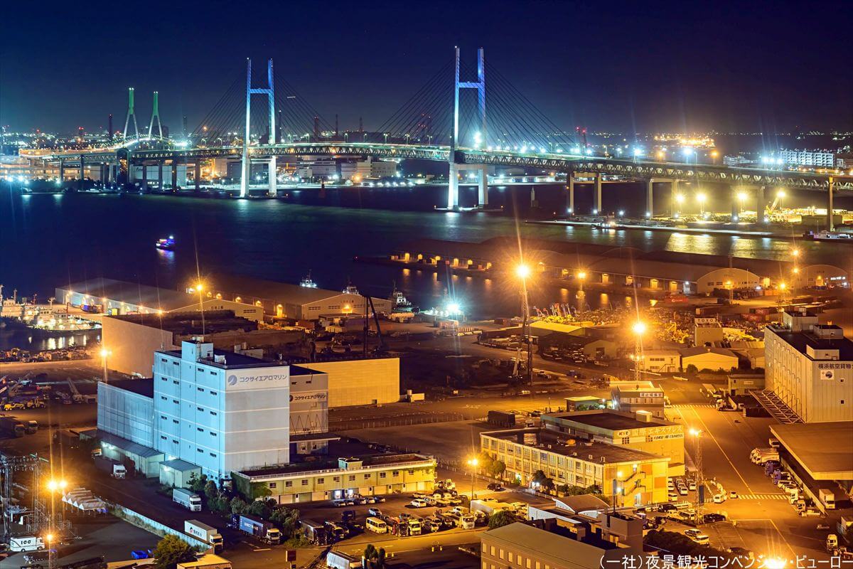 横浜マリンタワー