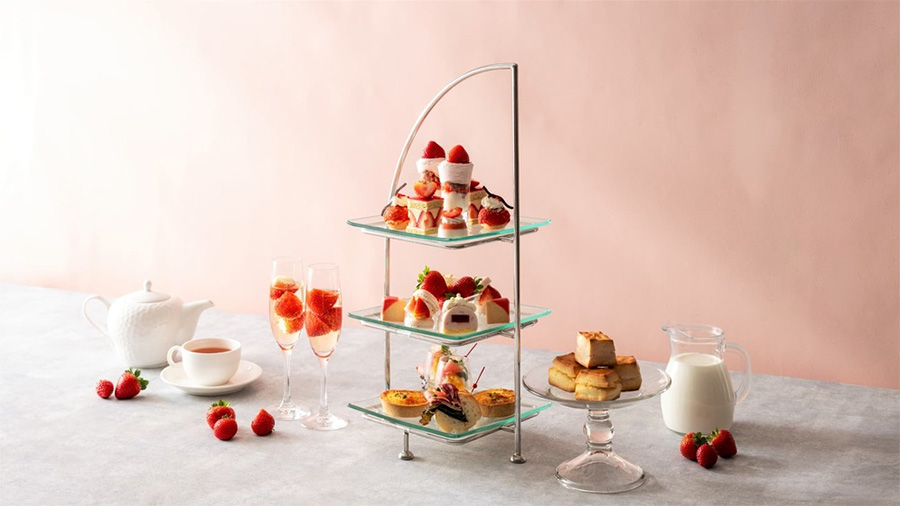 ホテルの外観を象ったスタンドで供される人気の「アフタヌーンティー」