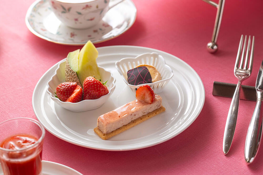 横浜ベイホテル東急「いちごアフタヌーンティー」