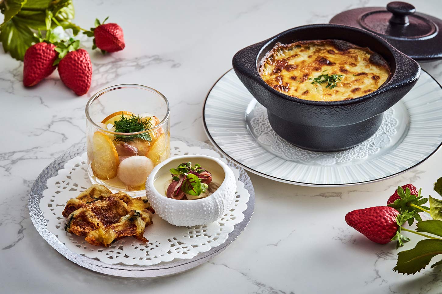 ヒルトン横浜「苺のアフタヌーンティー」