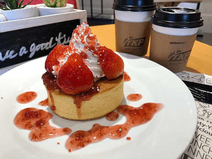 Cafe'de TKP「季節限定「イチゴフェア」」いちごスフレパンケーキ