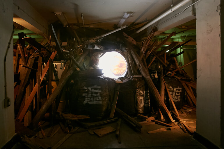 柳幸典　《Project God-zillaー横浜市開港記念開館の地下室》2017